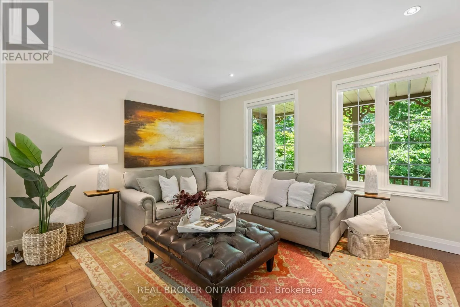 8 OAKVIEW PLACE