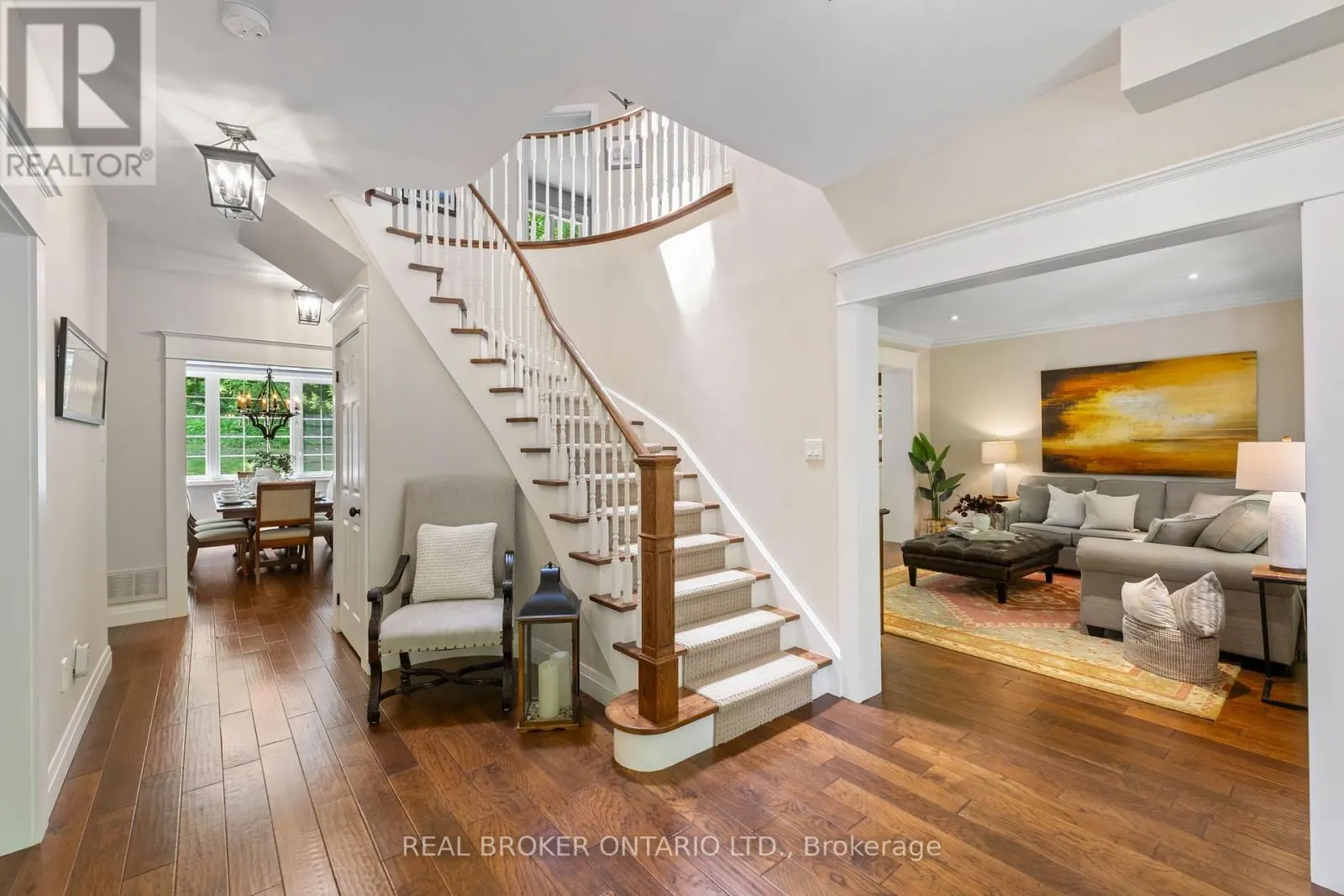 8 OAKVIEW PLACE