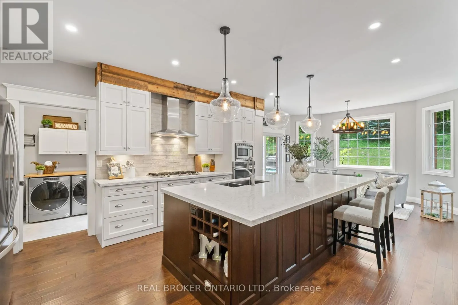 8 OAKVIEW PLACE
