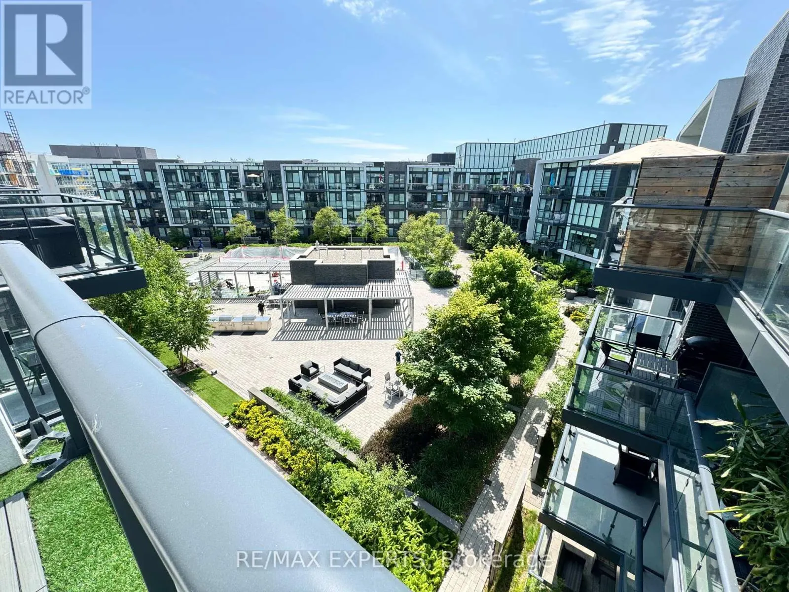 424 - 375 SEA RAY AVE AVENUE