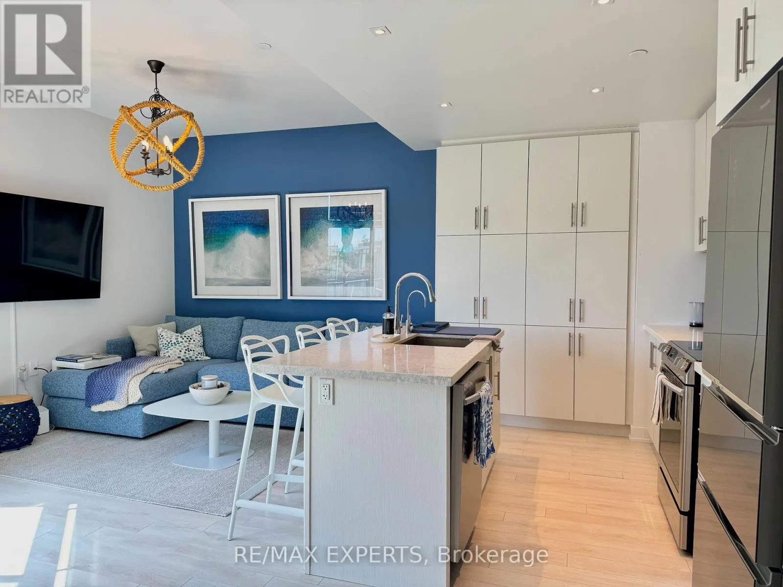 424 - 375 SEA RAY AVE AVENUE