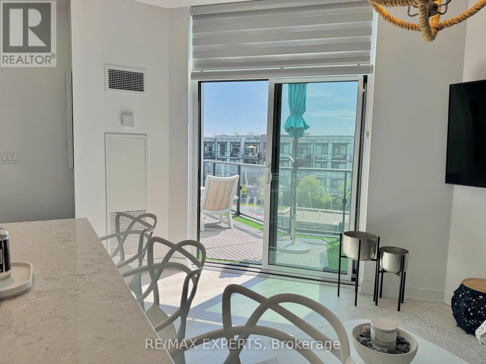 424 - 375 SEA RAY AVE AVENUE
