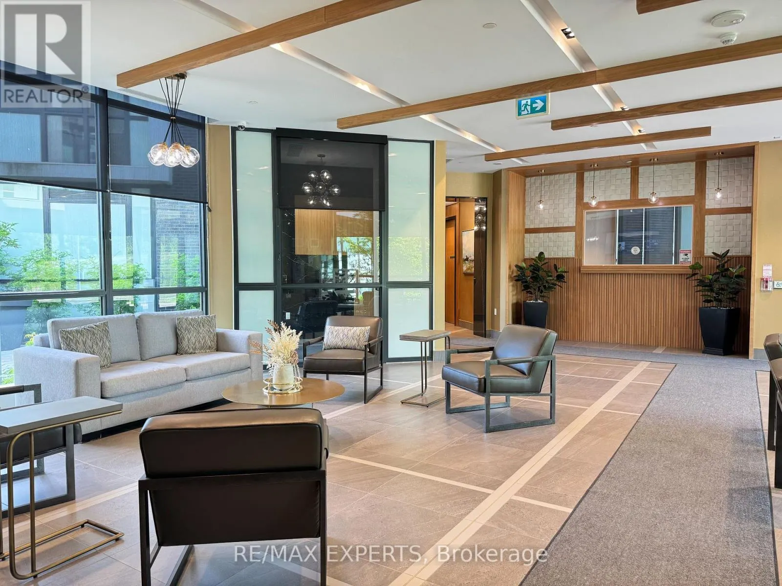 424 - 375 SEA RAY AVE AVENUE