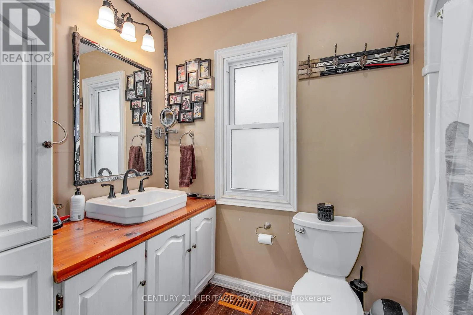 1417 MAPLE WAY
