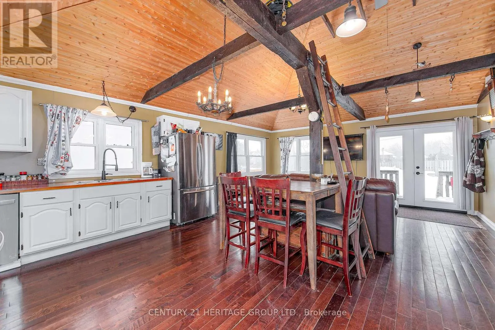 1417 MAPLE WAY