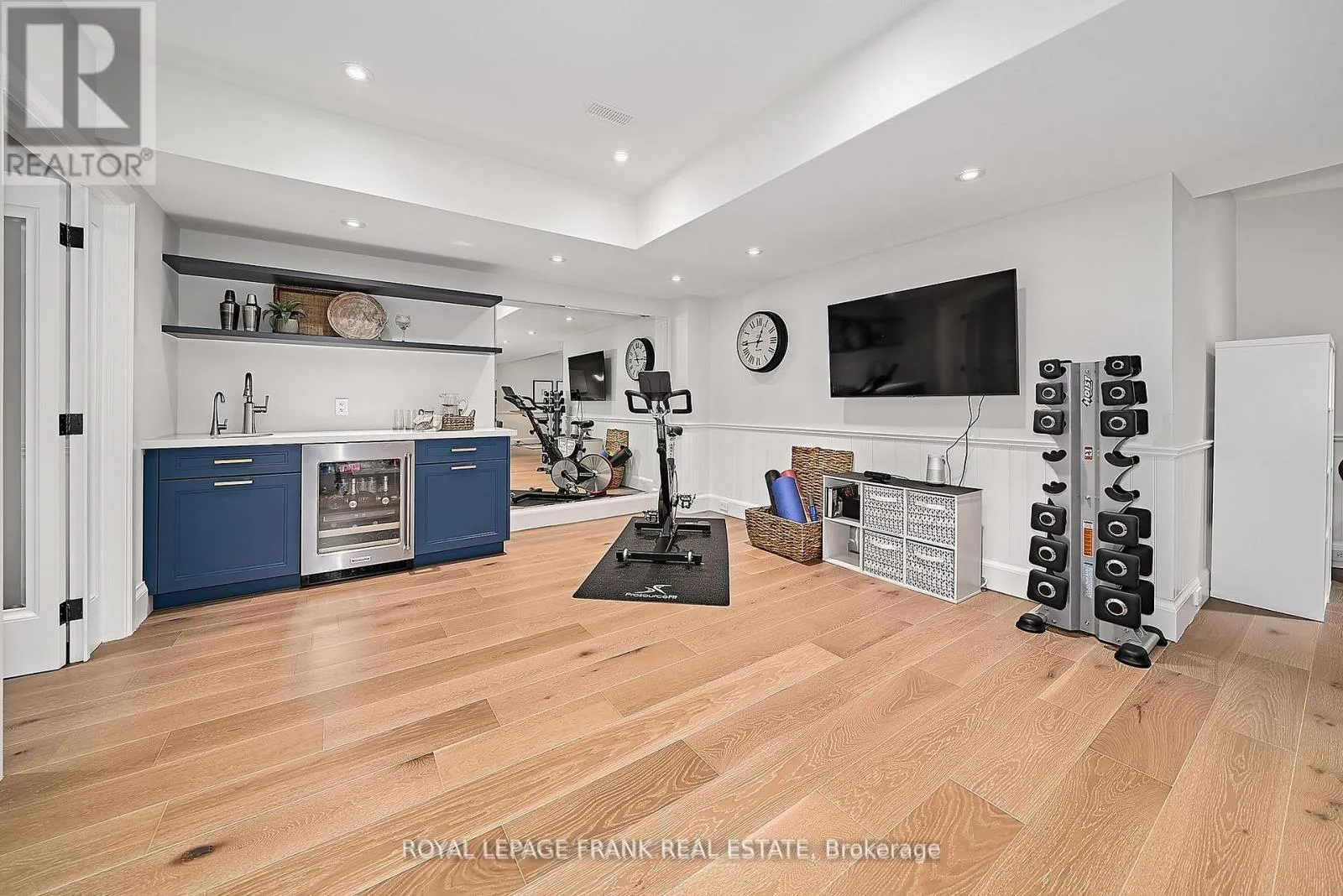 108 OAKSIDE DRIVE