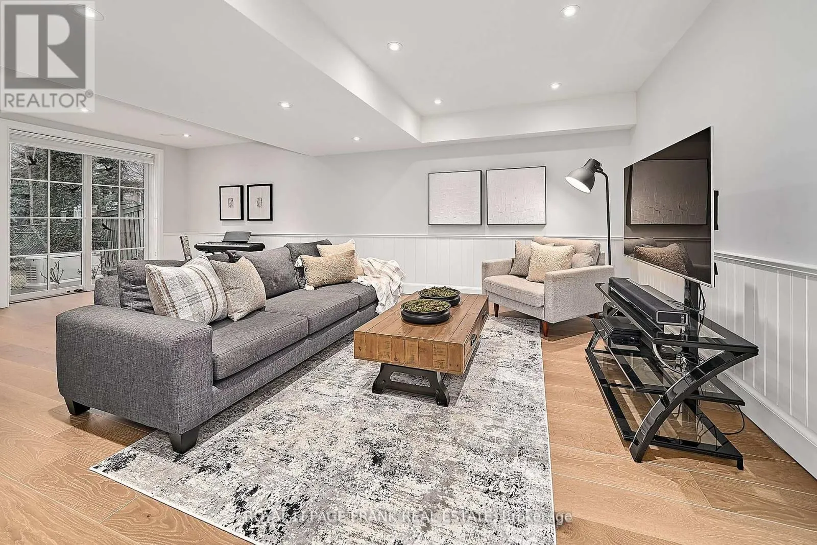 108 OAKSIDE DRIVE