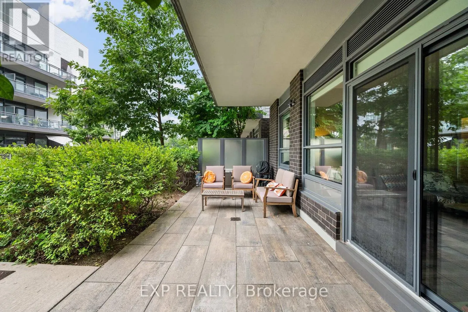B107 - 271 SEA RAY AVENUE