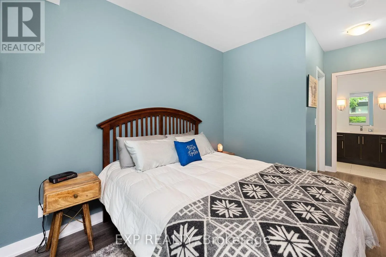 B107 - 271 SEA RAY AVENUE