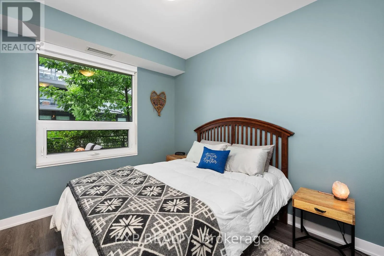 B107 - 271 SEA RAY AVENUE