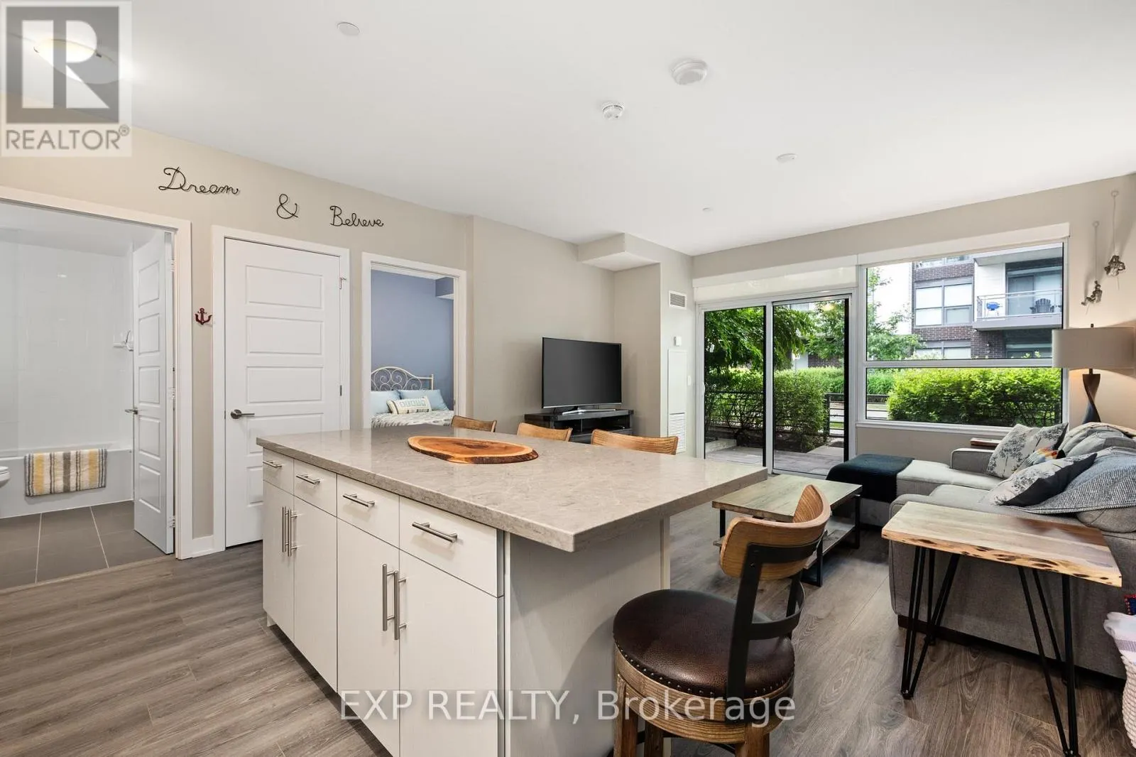 B107 - 271 SEA RAY AVENUE