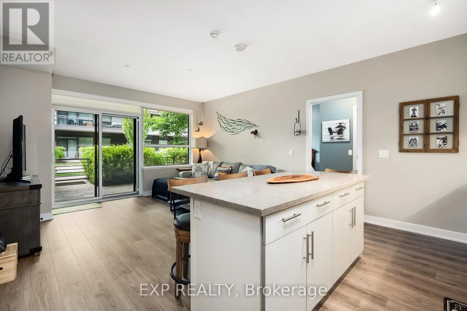 B107 - 271 SEA RAY AVENUE