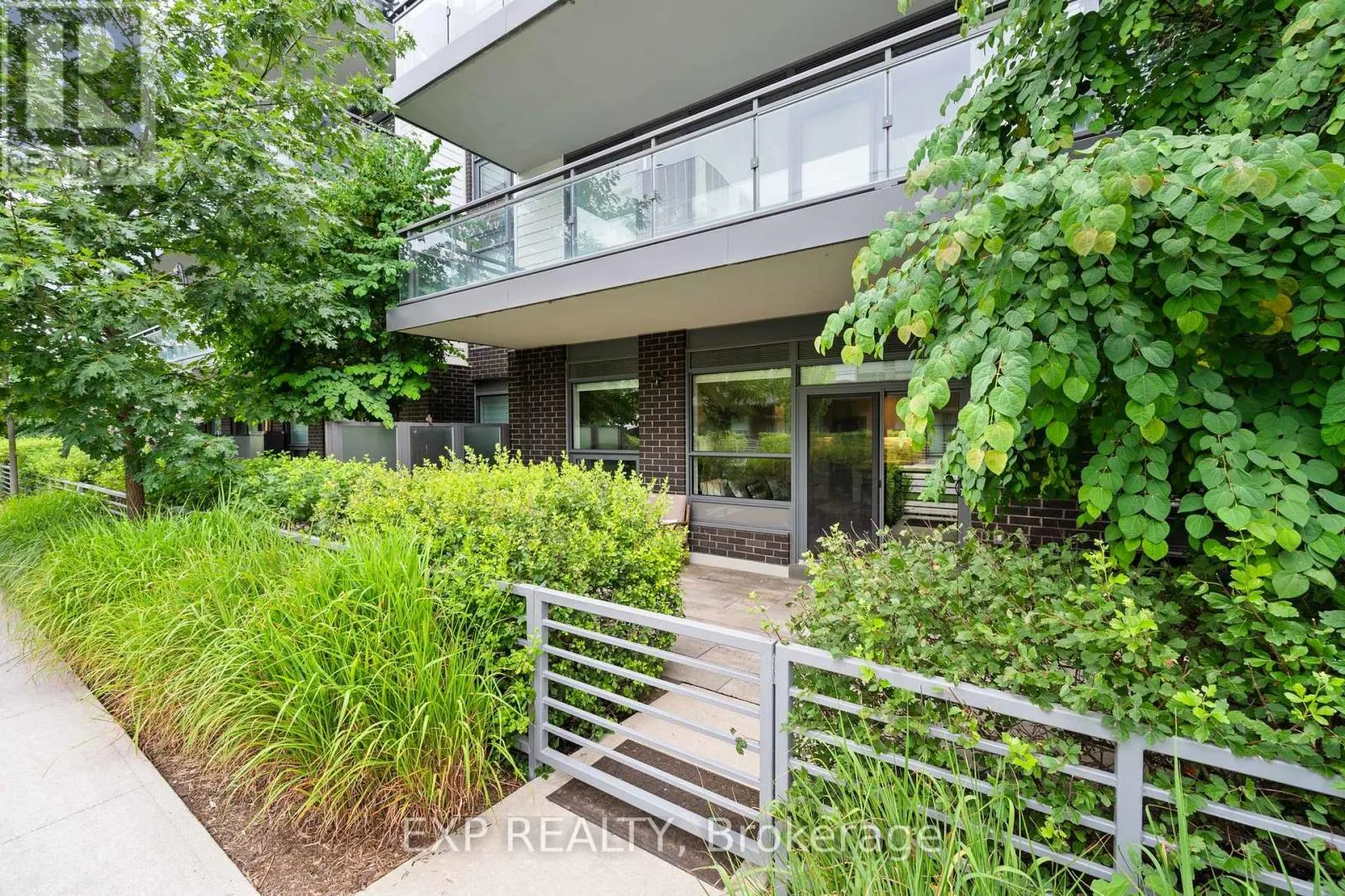 B107 - 271 SEA RAY AVENUE