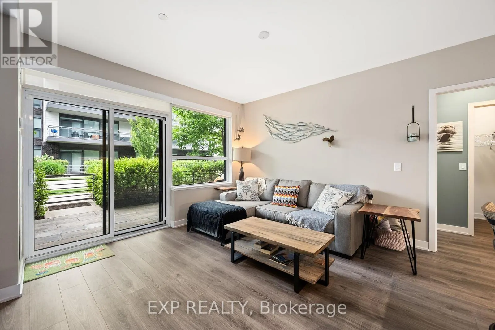 B107 - 271 SEA RAY AVENUE