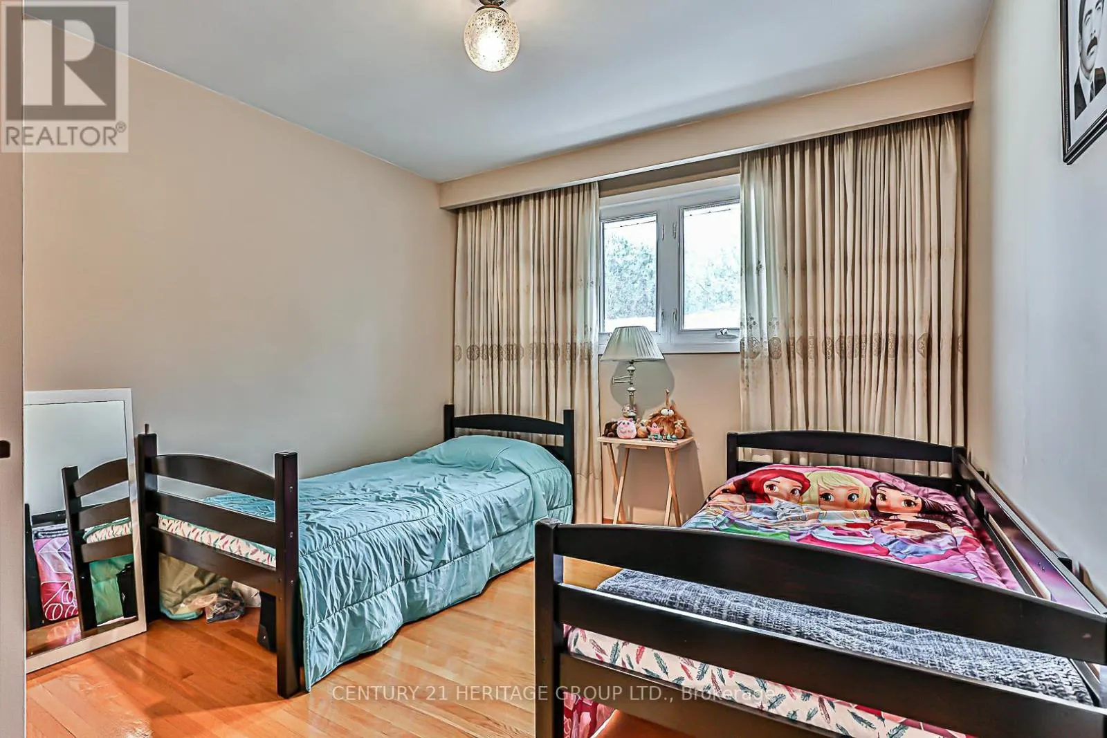 40 WELDRICK ROAD W