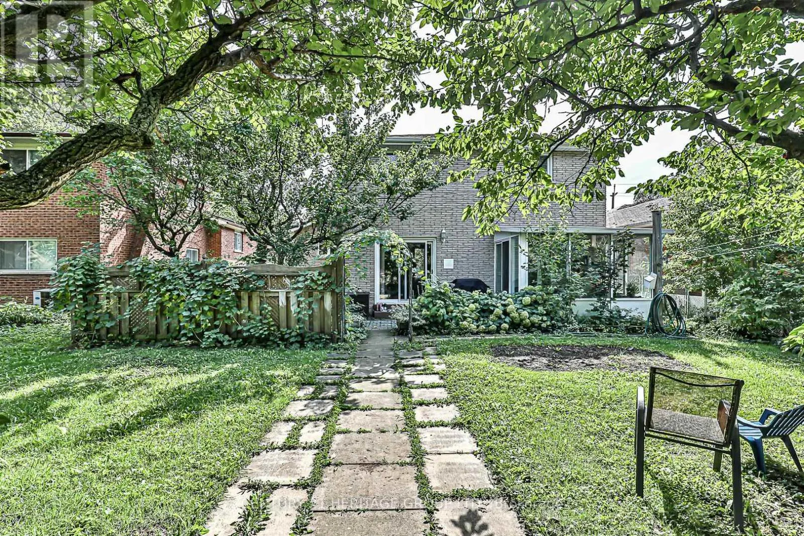 40 WELDRICK ROAD W