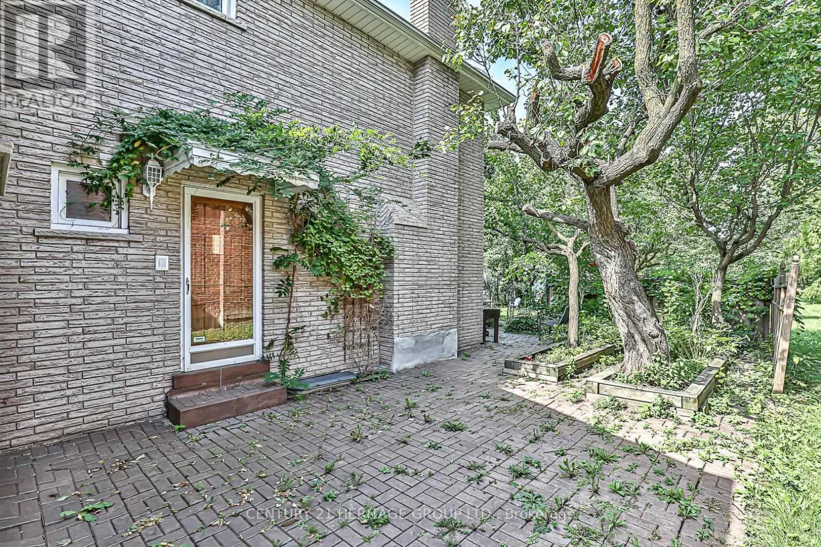 40 WELDRICK ROAD W