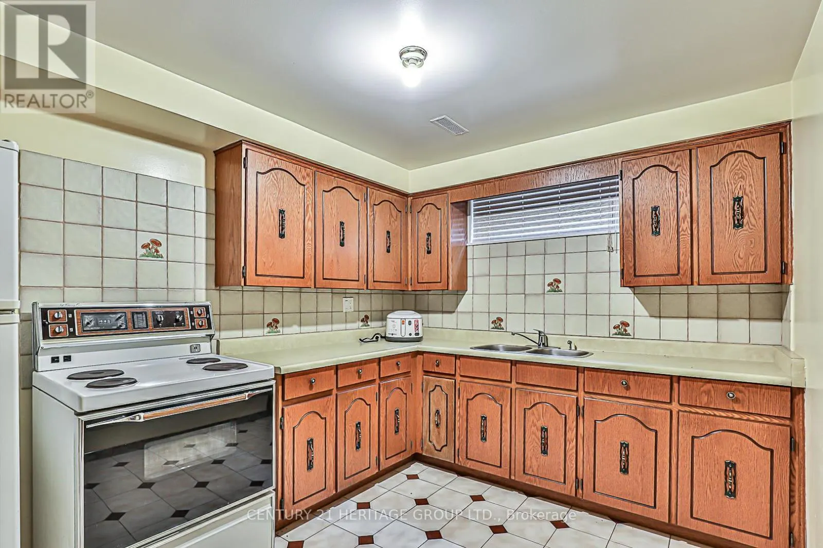 40 WELDRICK ROAD W