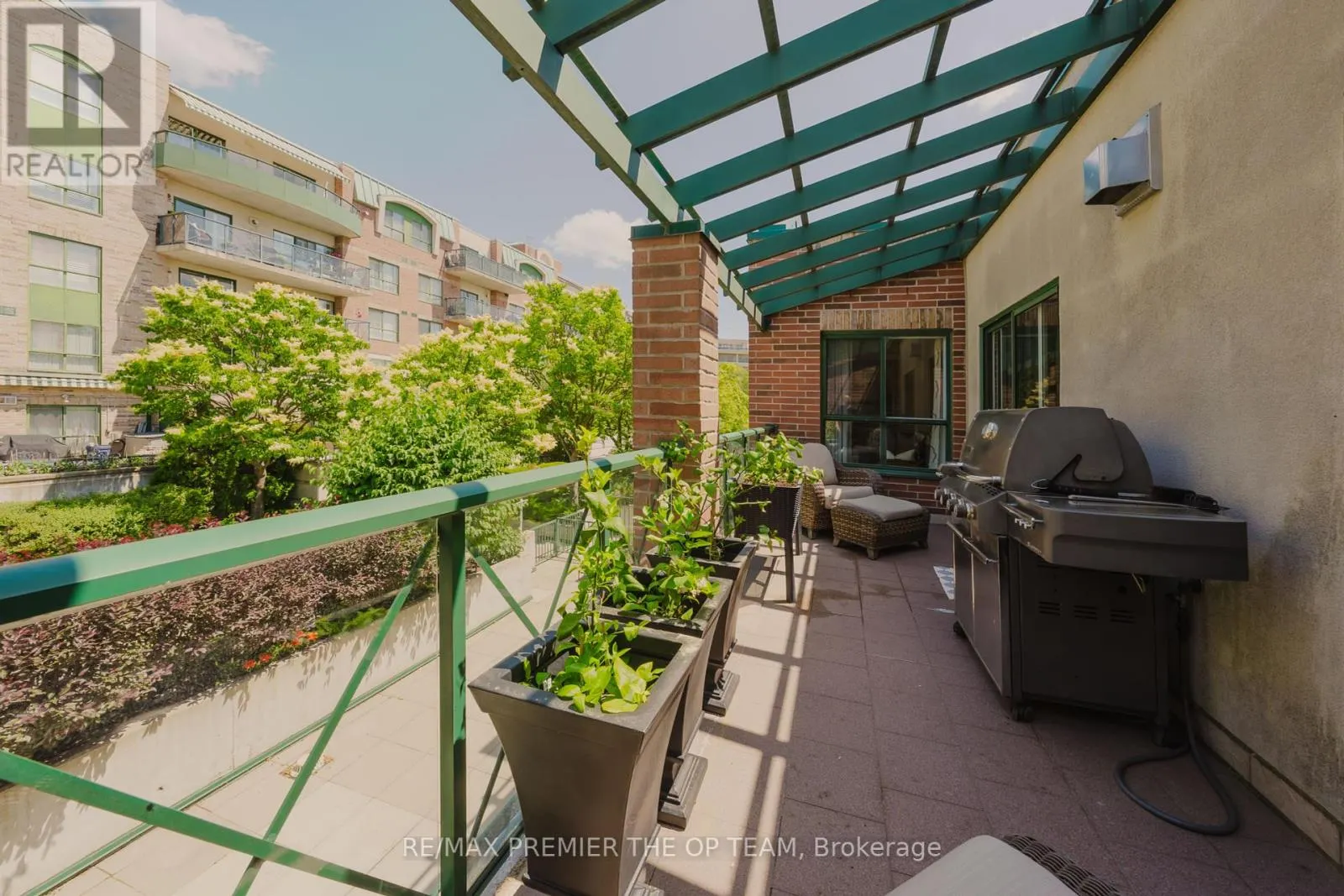 321 - 121 WOODBRIDGE AVENUE