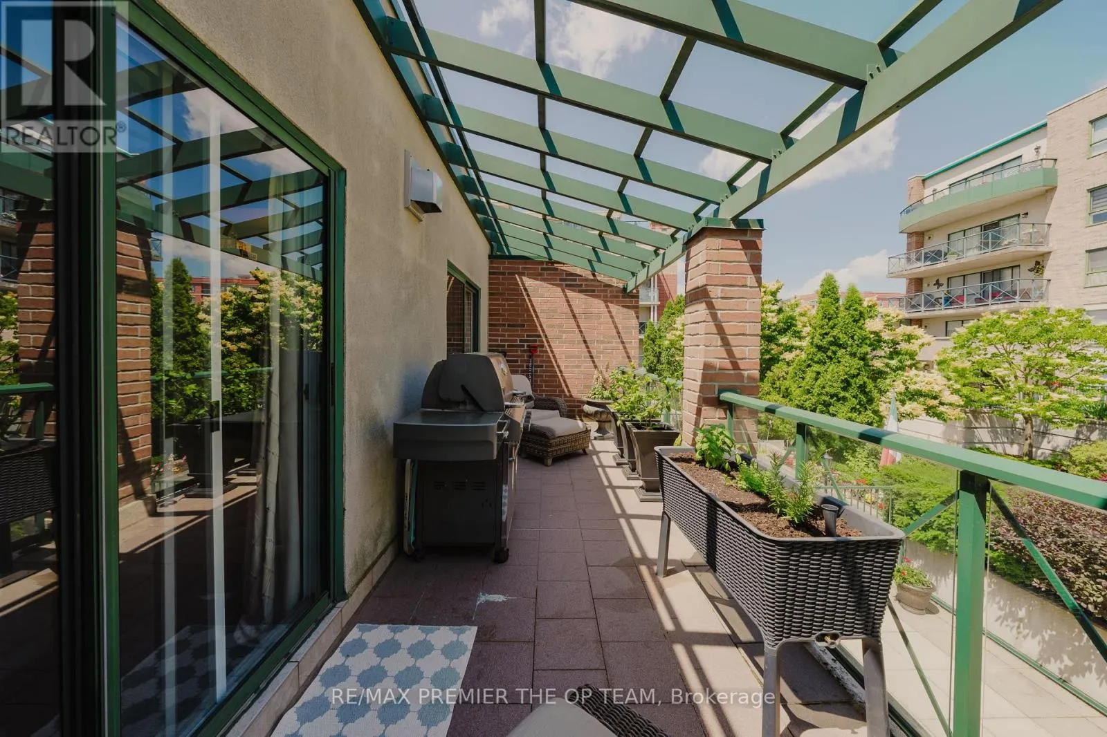 321 - 121 WOODBRIDGE AVENUE