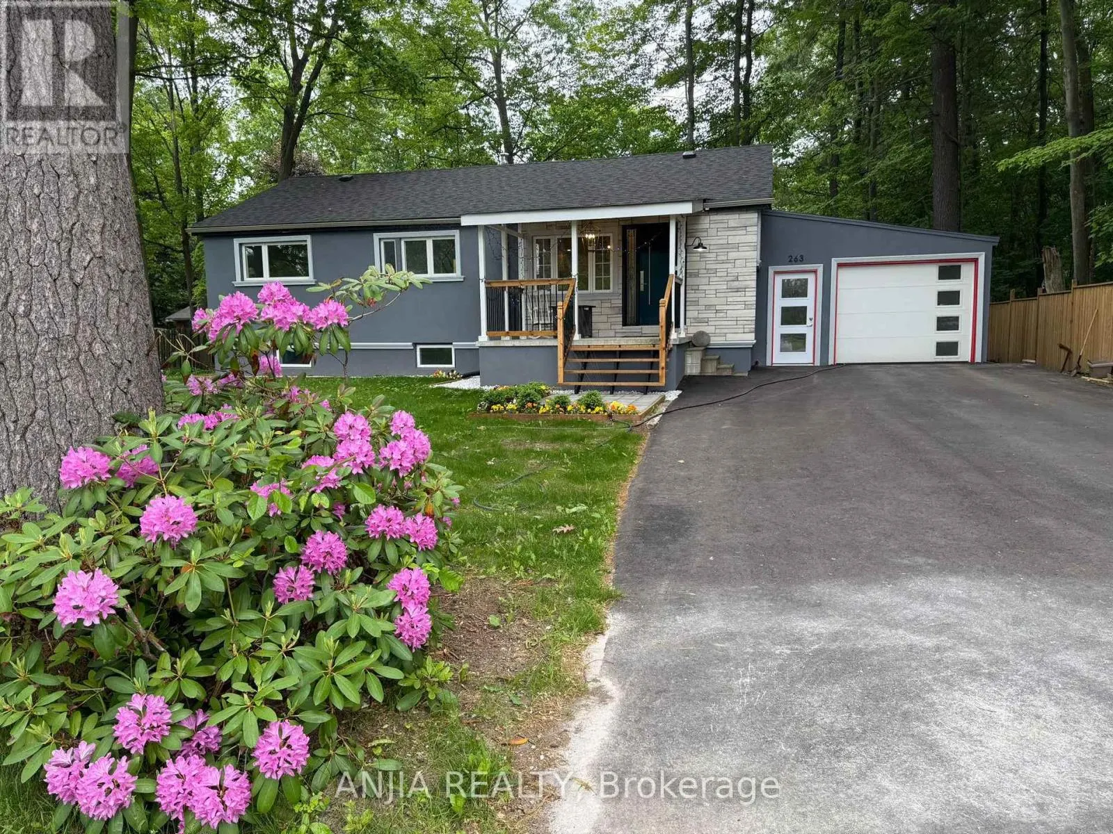 263 QUEENSVILLE SIDE ROAD W