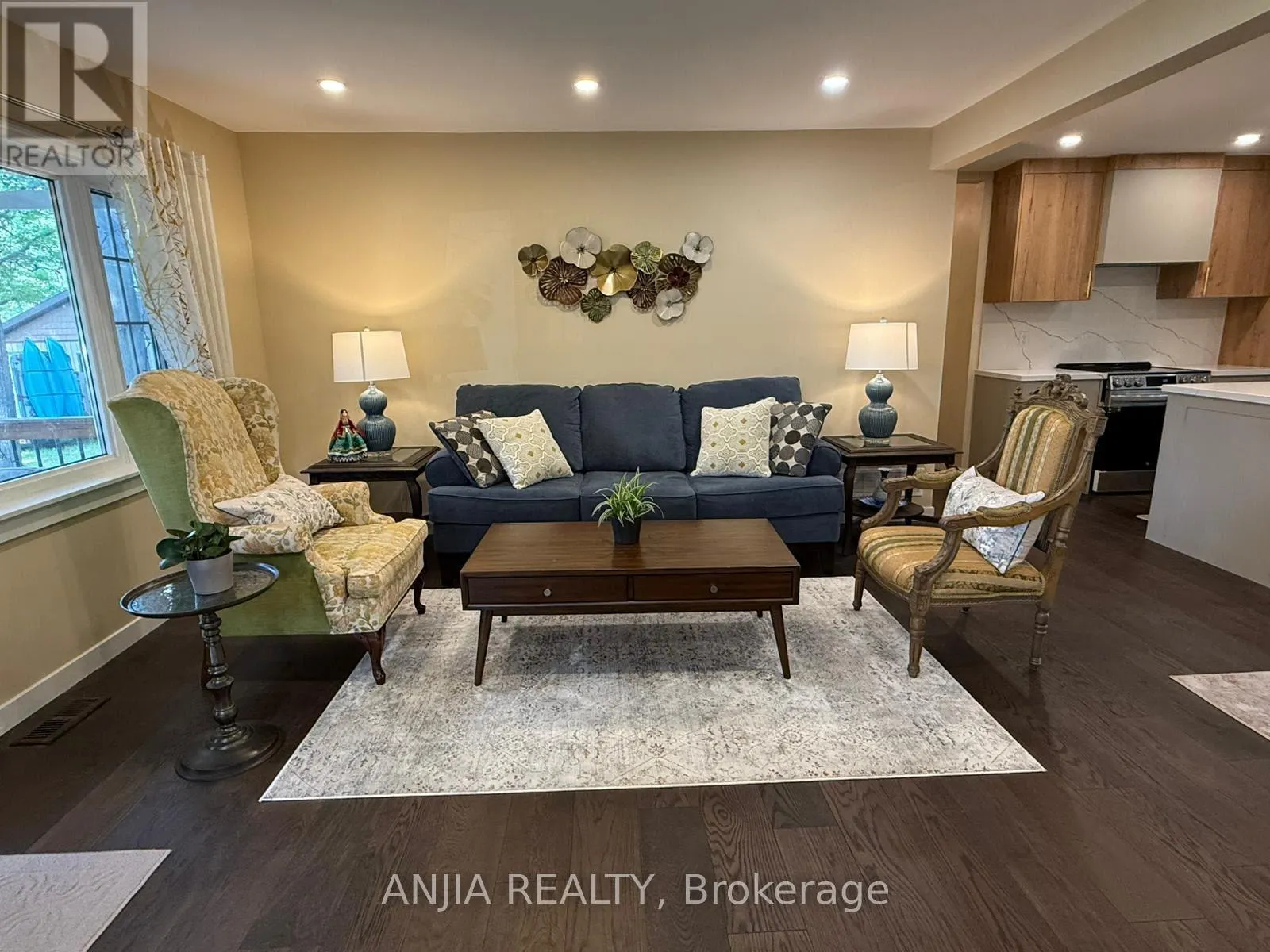 263 QUEENSVILLE SIDE ROAD W