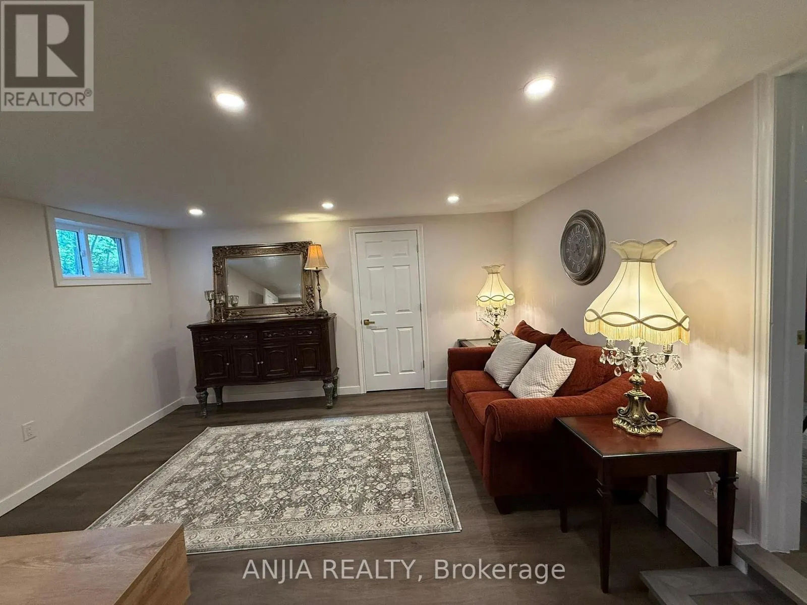 263 QUEENSVILLE SIDE ROAD W