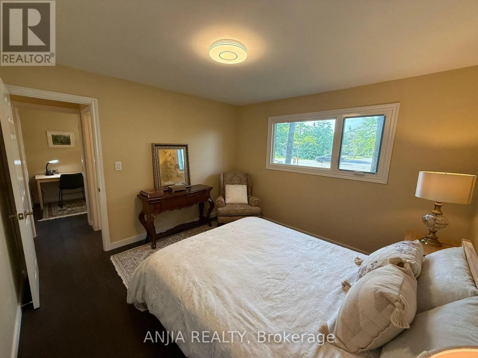 263 QUEENSVILLE SIDE ROAD W