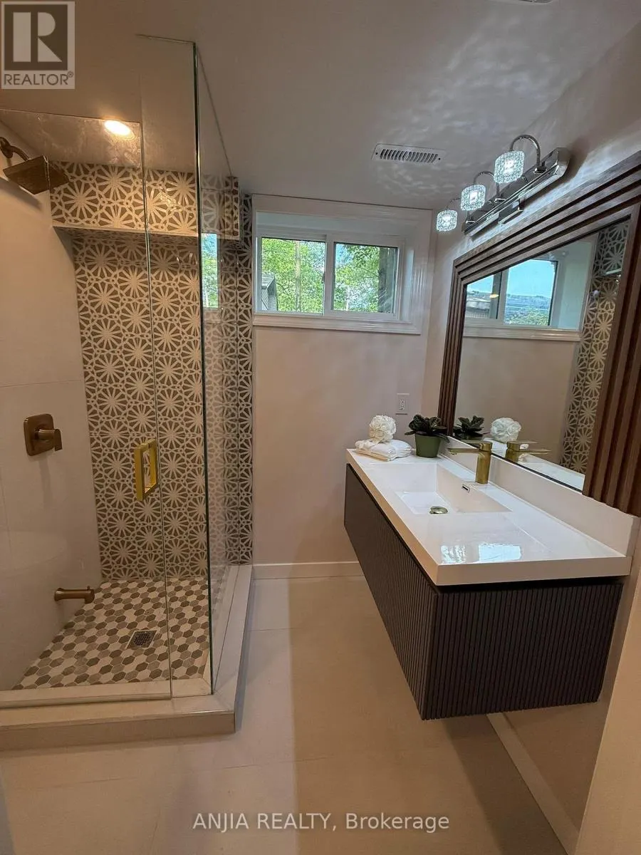 263 QUEENSVILLE SIDE ROAD W