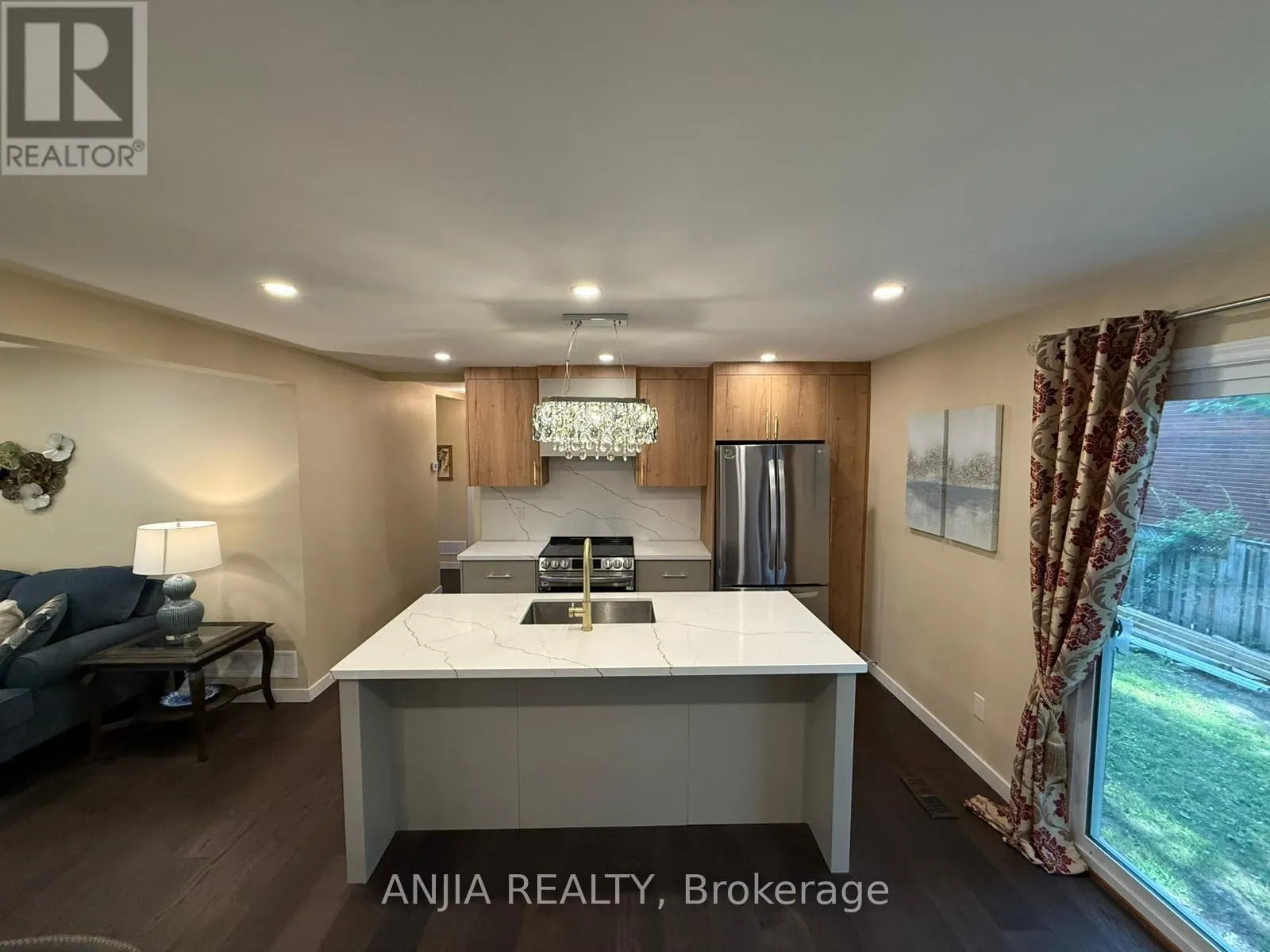 263 QUEENSVILLE SIDE ROAD W