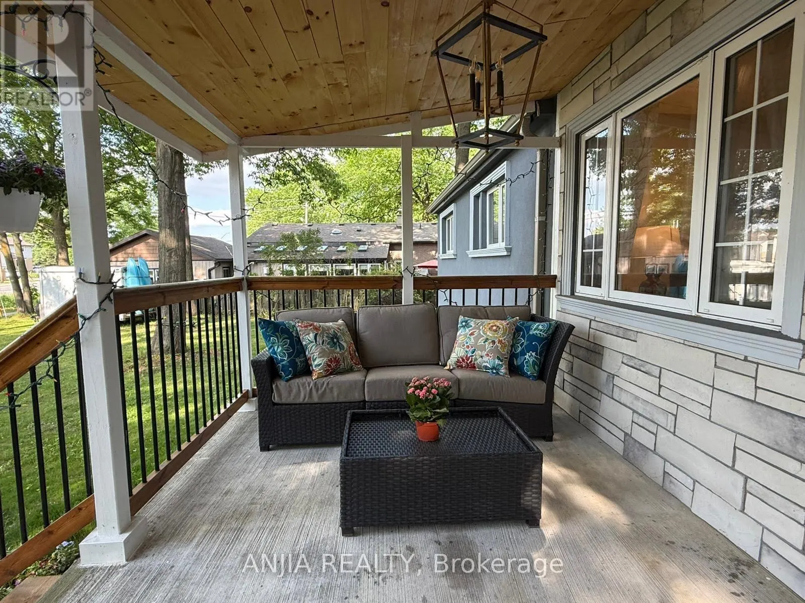 263 QUEENSVILLE SIDE ROAD W