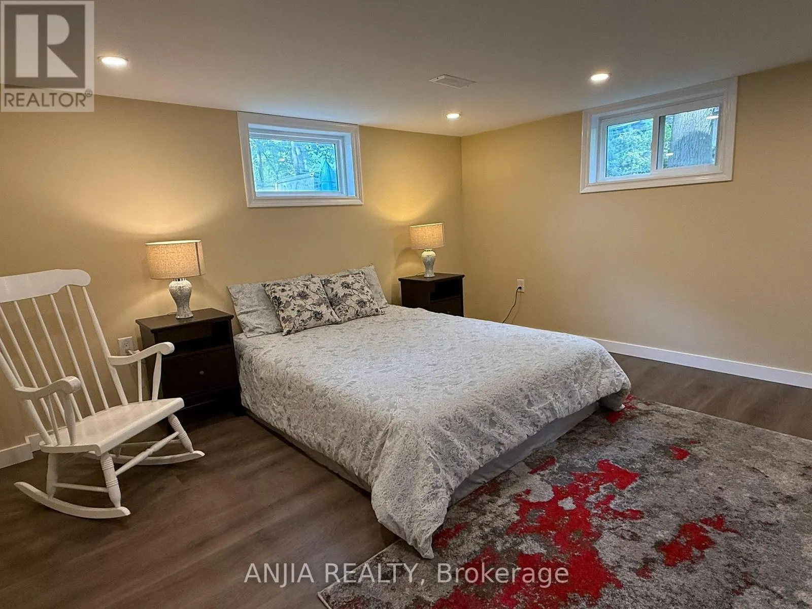 263 QUEENSVILLE SIDE ROAD W
