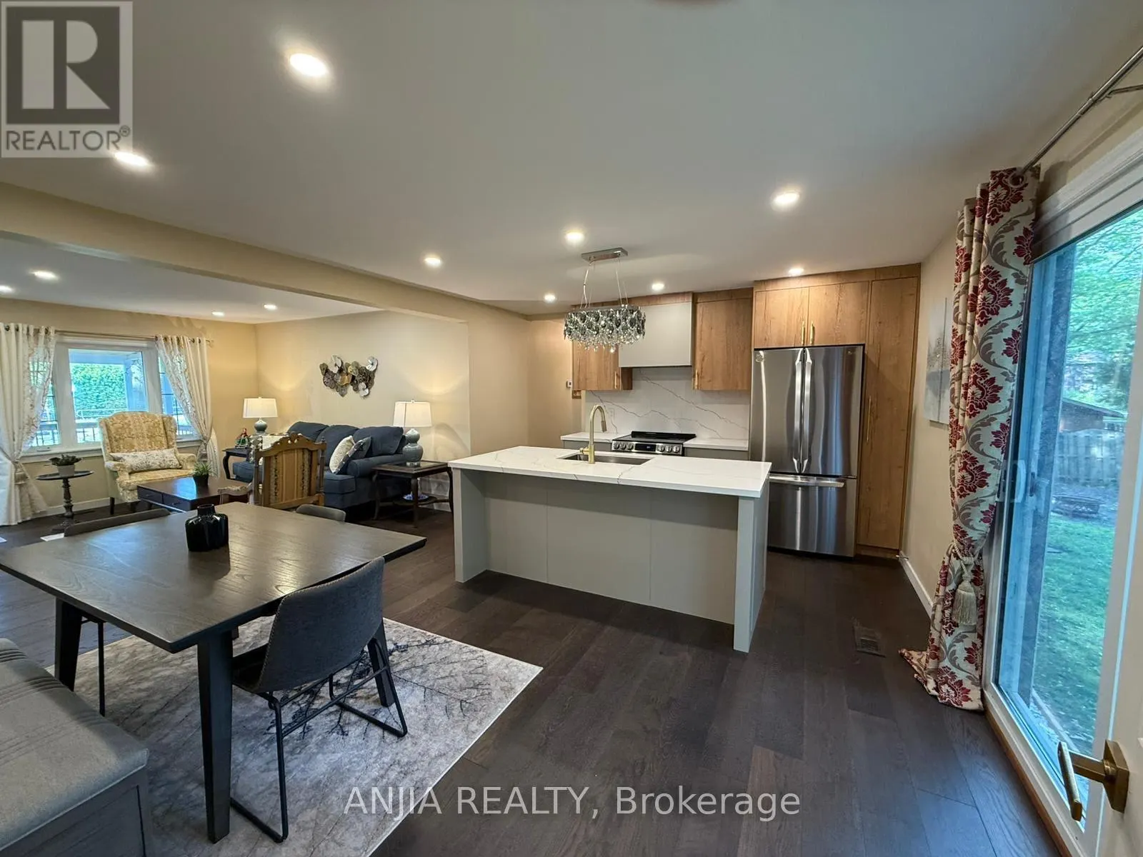 263 QUEENSVILLE SIDE ROAD W
