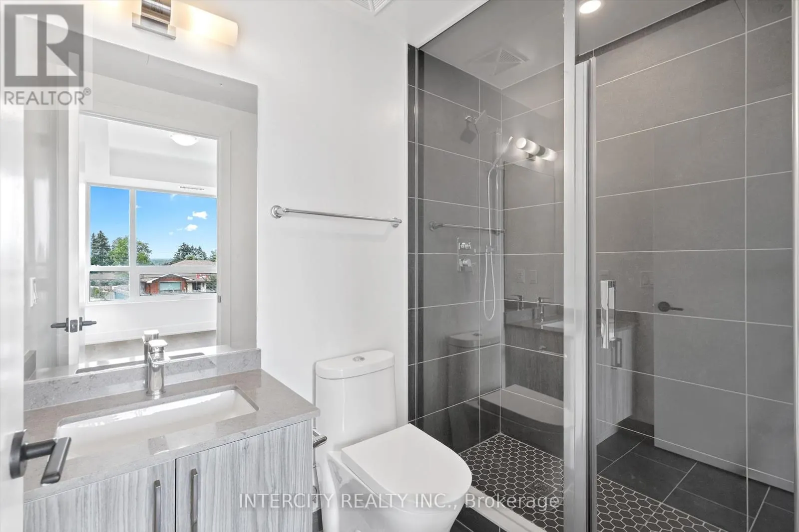 237 - 2075 KING ROAD