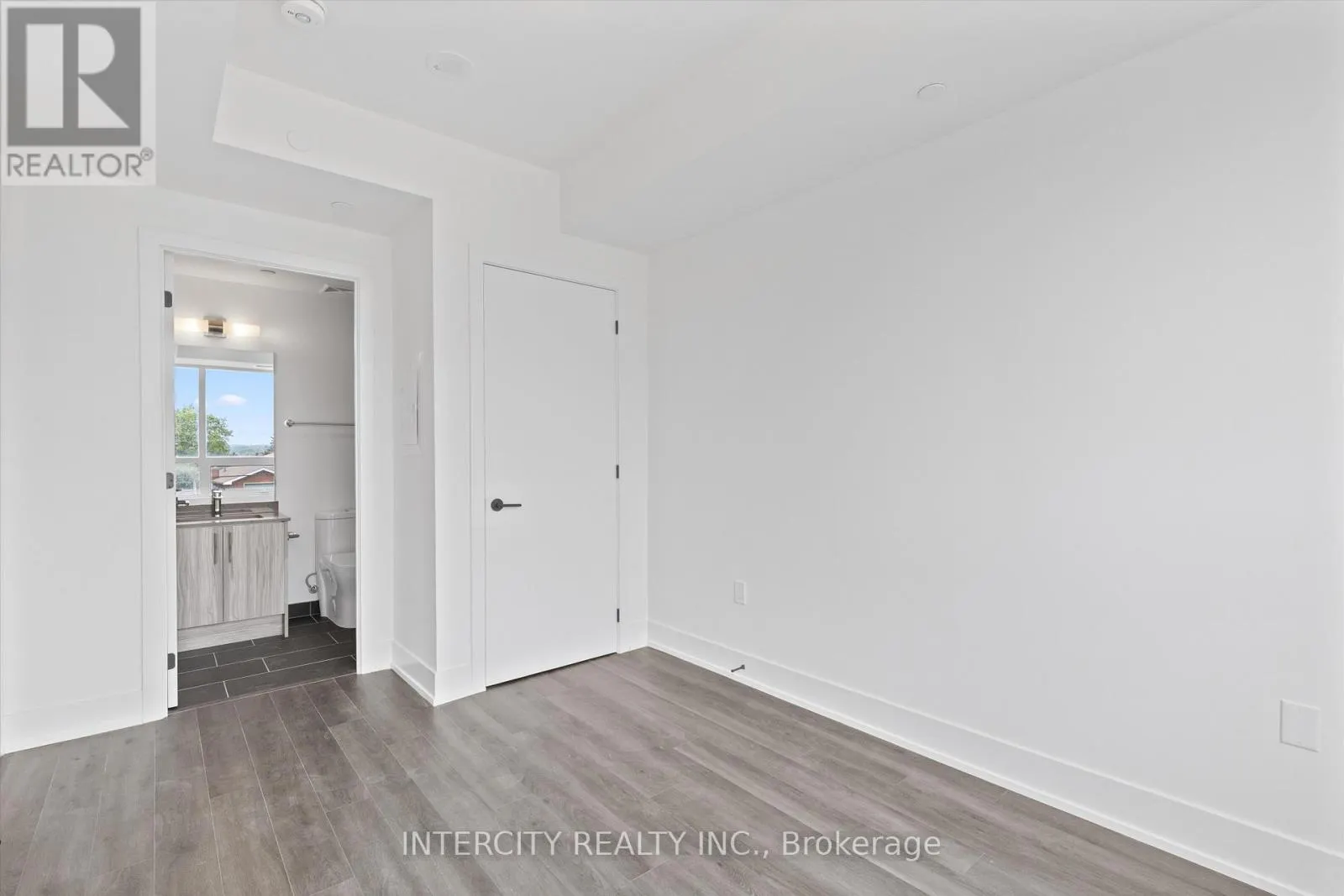 237 - 2075 KING ROAD