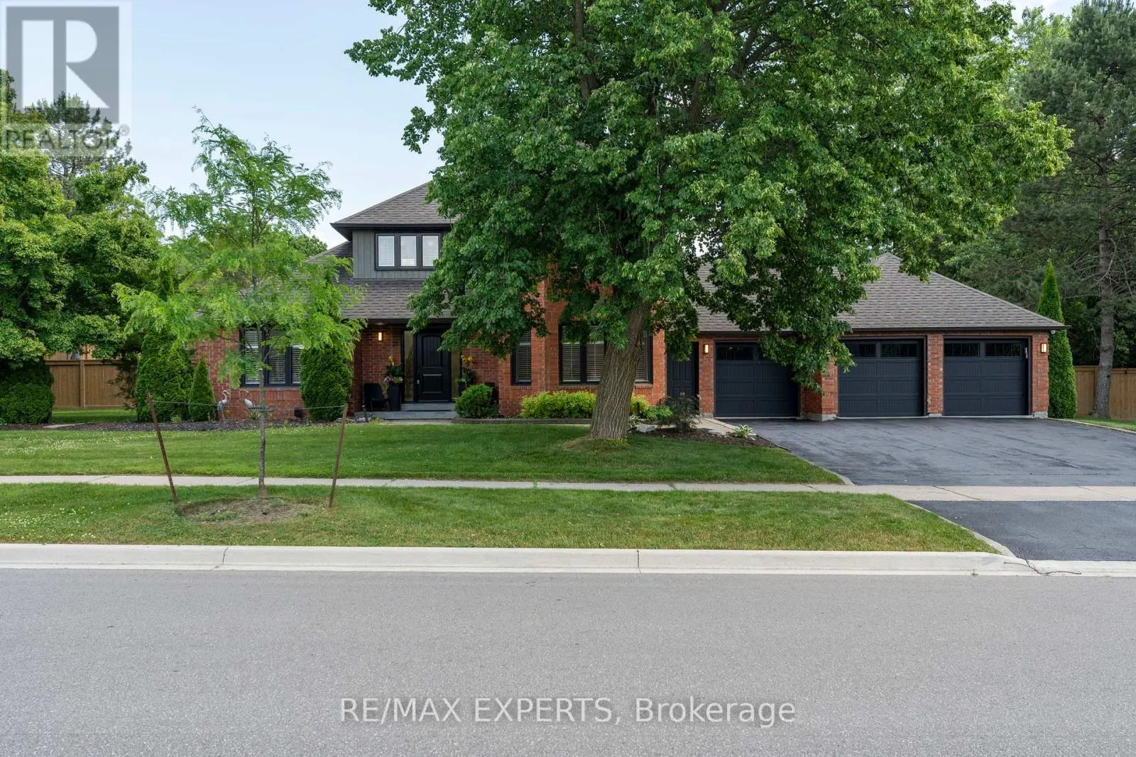 21 MCCUTCHEON AVENUE
