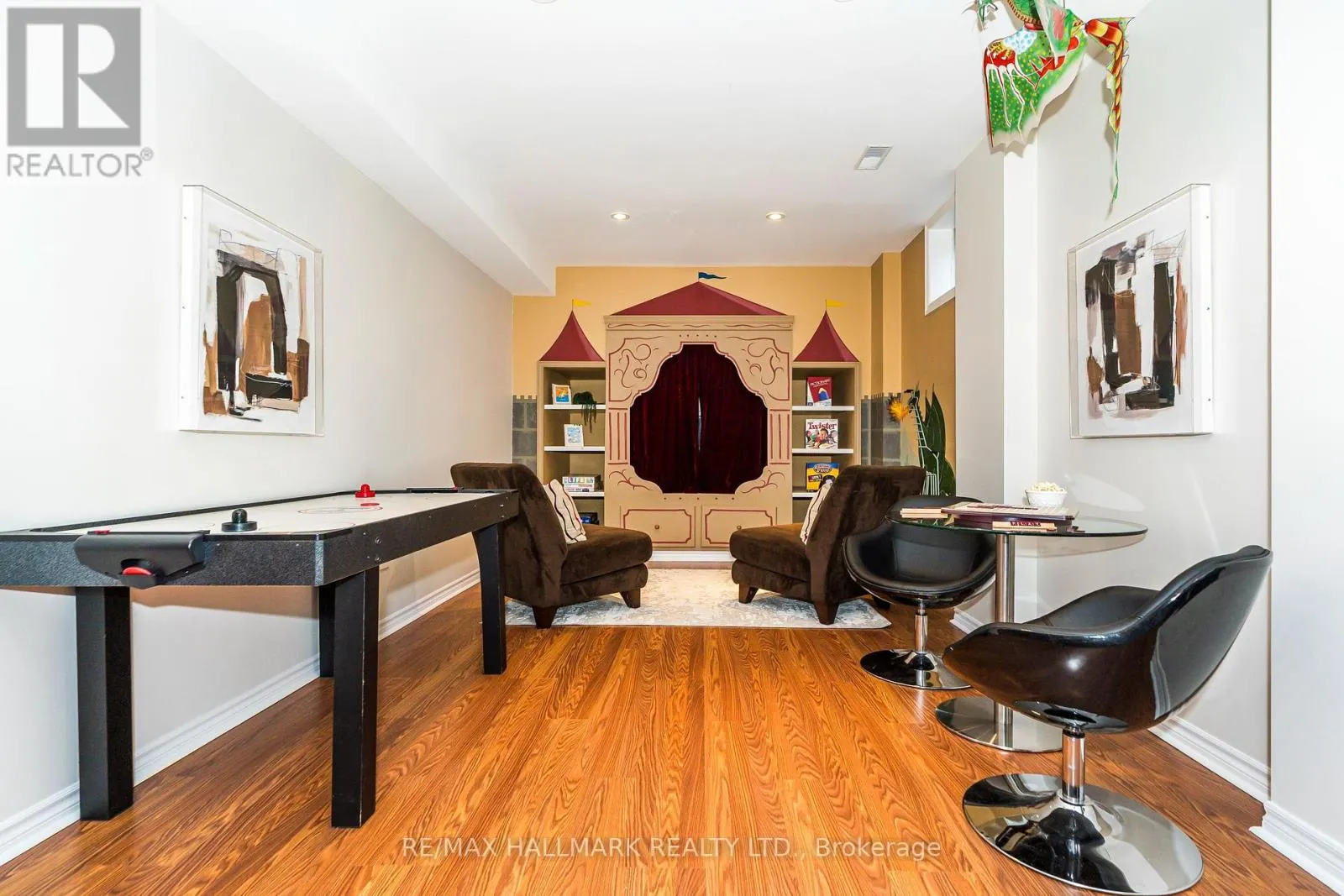 111 OAK AVENUE