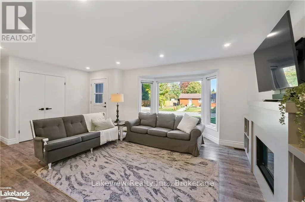 3914 ROSEMARY LANE
