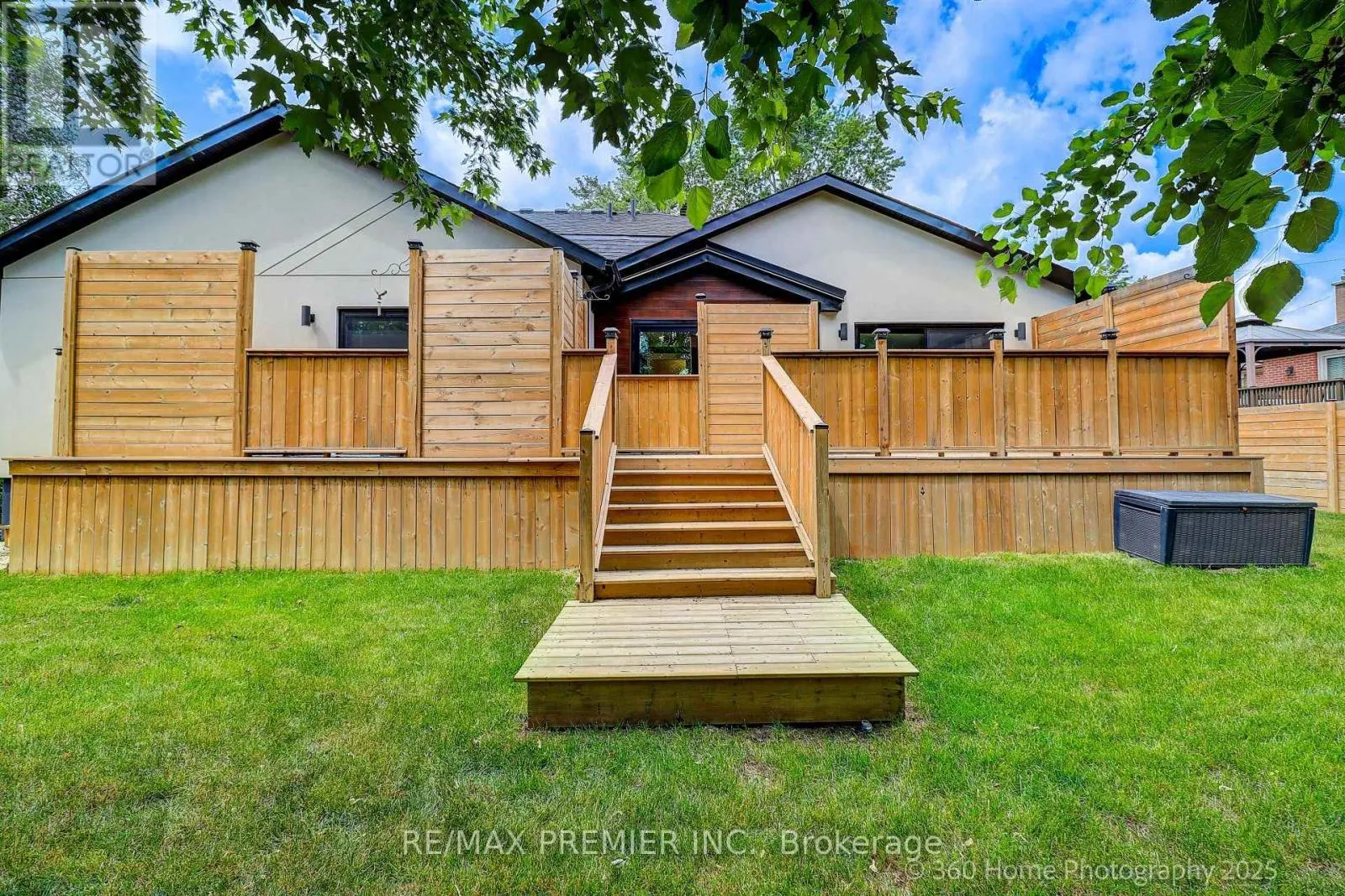 17 CHINOOK DRIVE