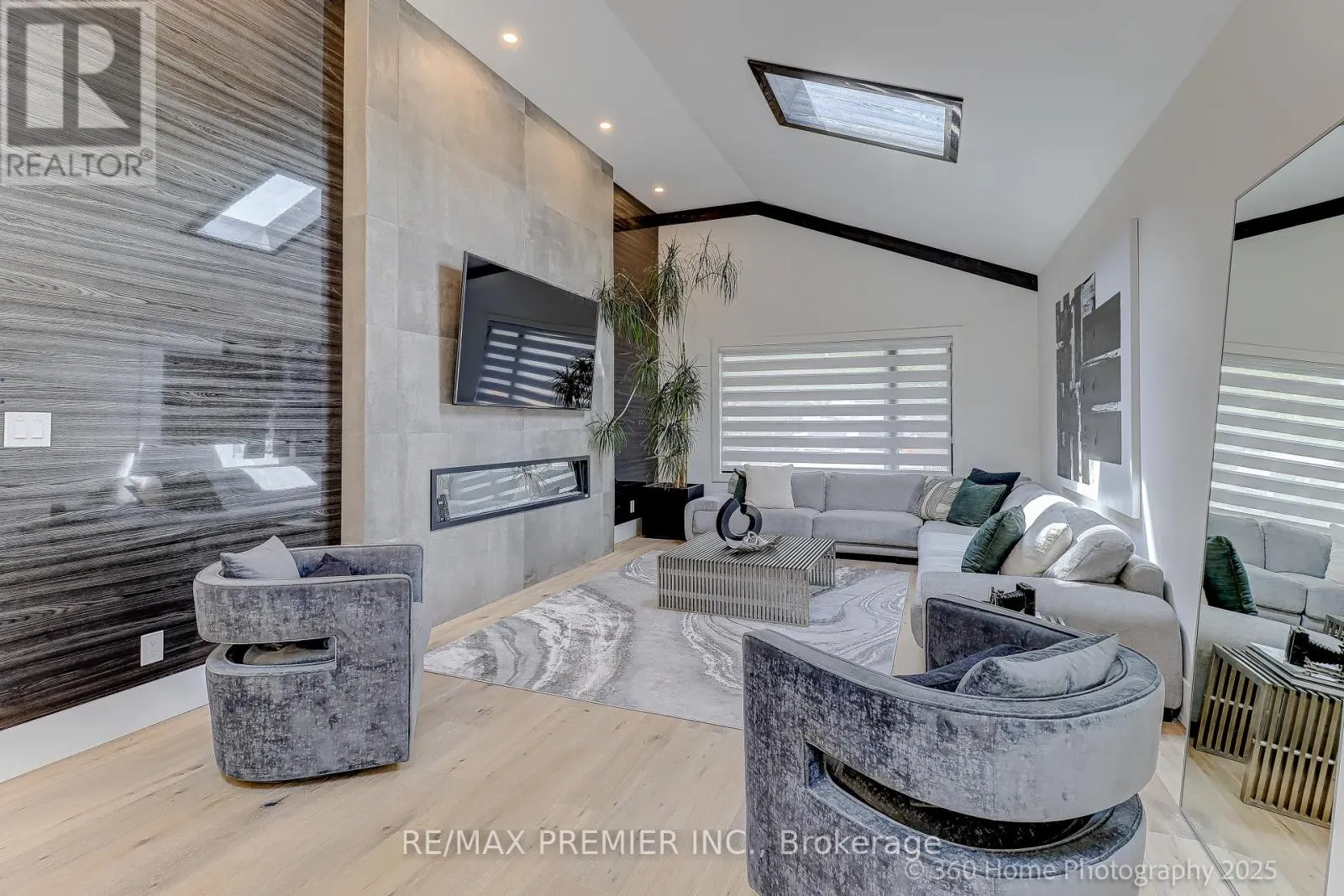 17 CHINOOK DRIVE
