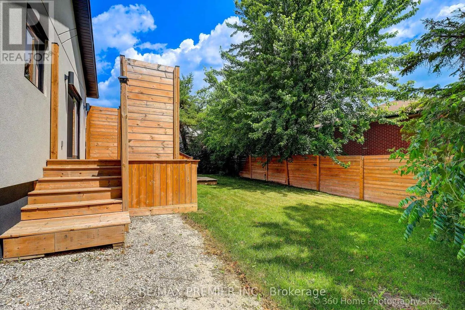 17 CHINOOK DRIVE