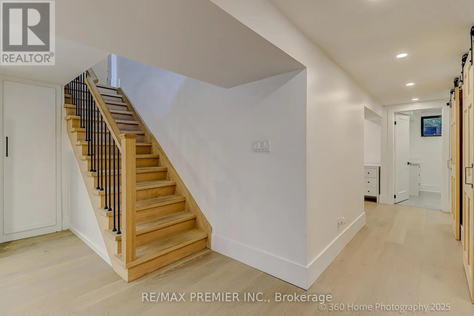 17 CHINOOK DRIVE