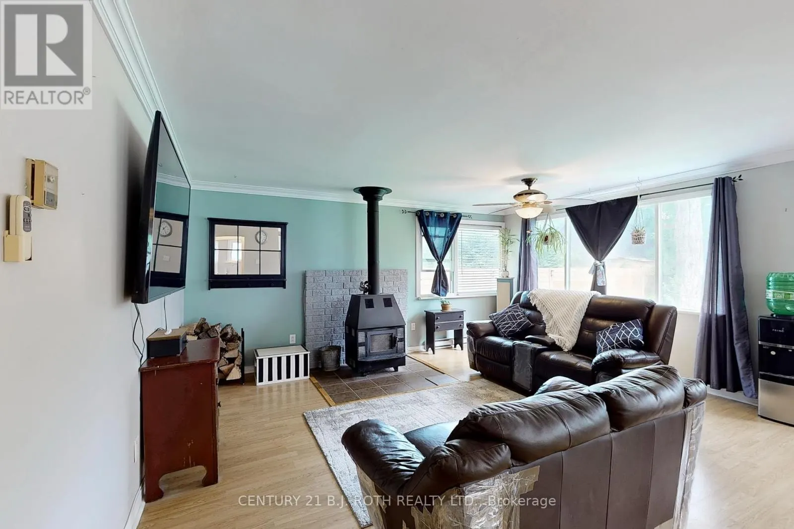 3948 ALDERLY AVENUE