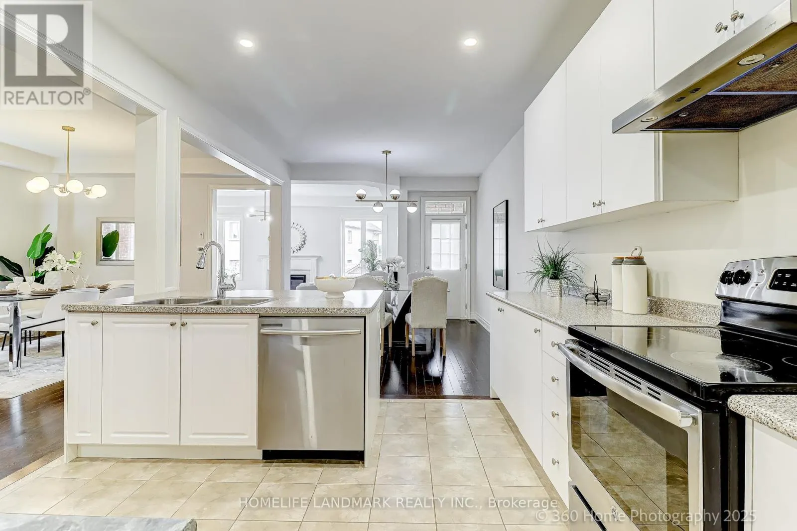 16 BEECHBOROUGH CRESCENT