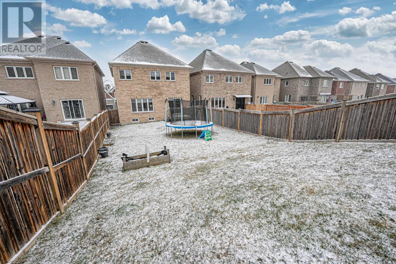 87 RIDGE GATE CRESCENT