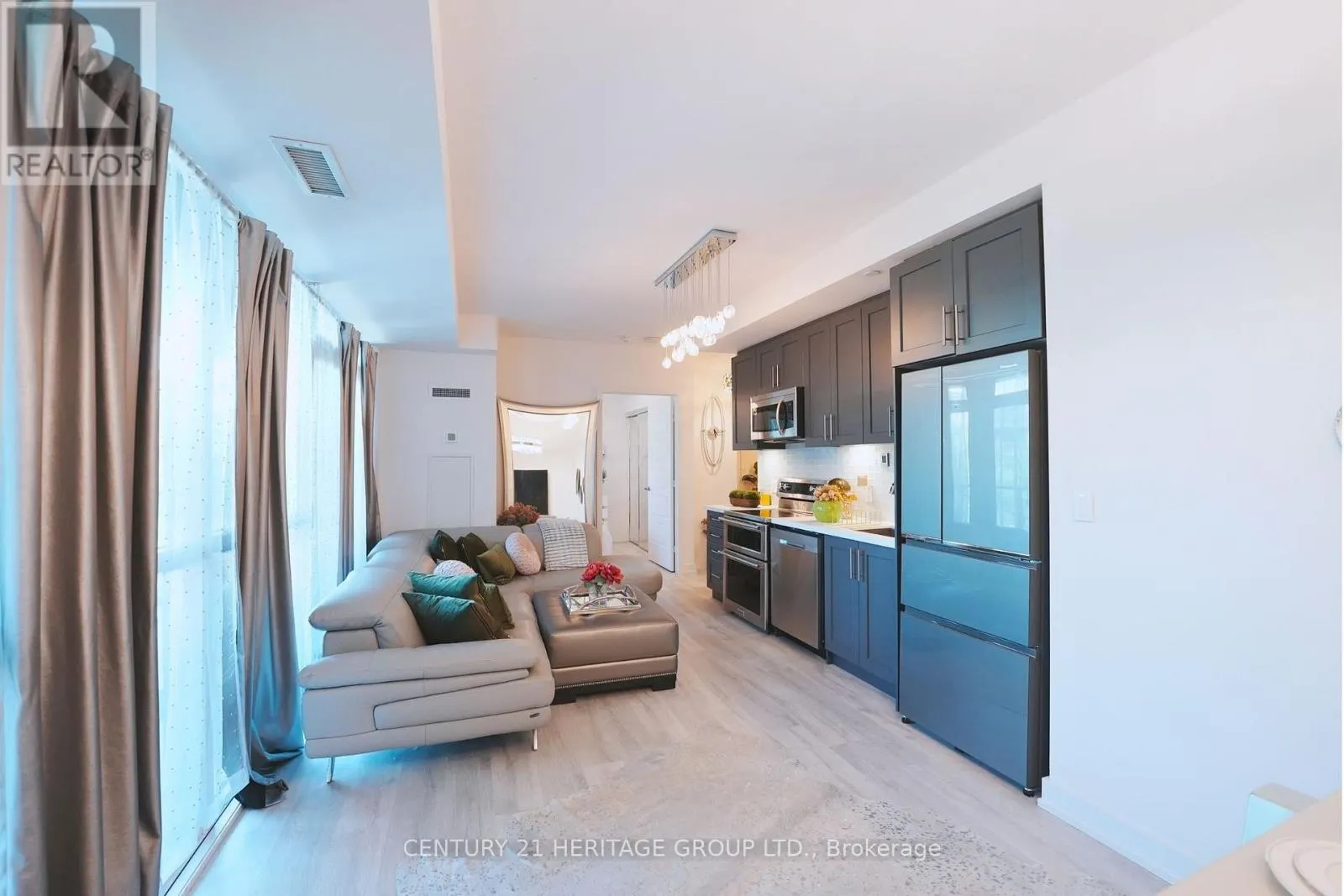 225 - 375 SEA RAY AVENUE
