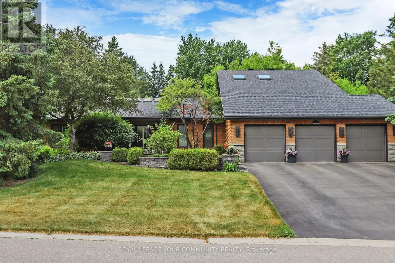29 CURTIS CRESCENT