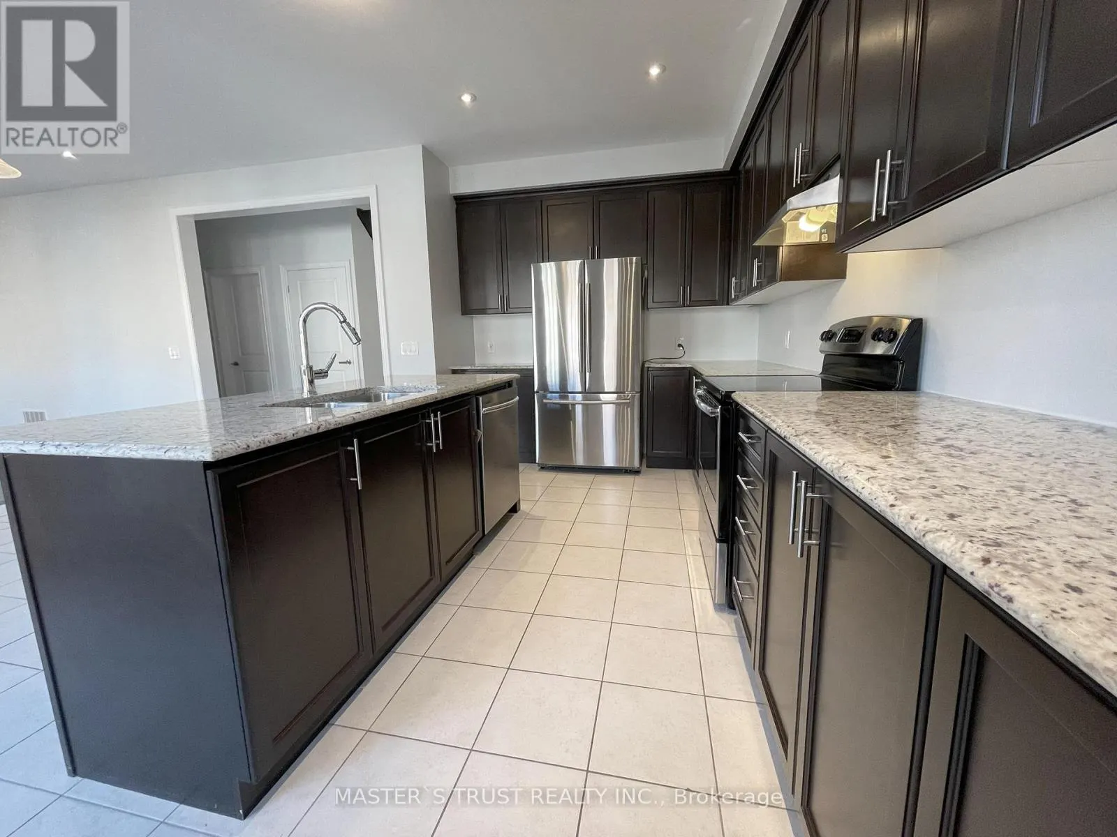 18 CLIFFORD FAIRBARN DRIVE