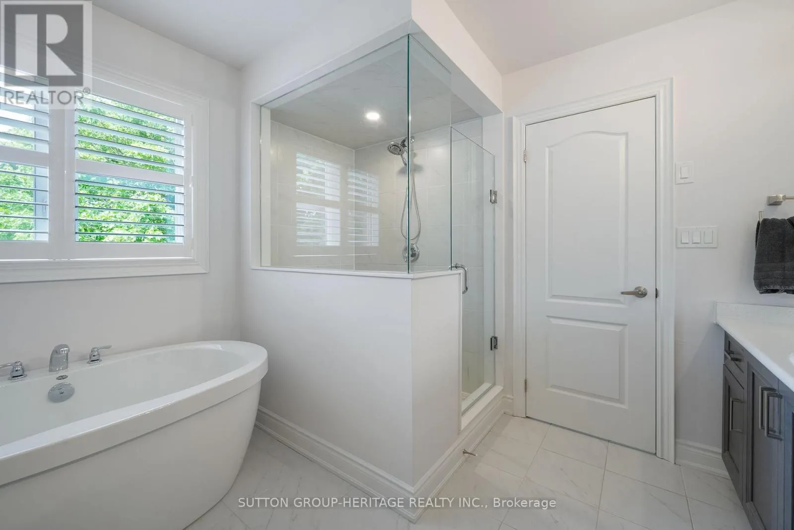 54 ROBB THOMPSON ROAD