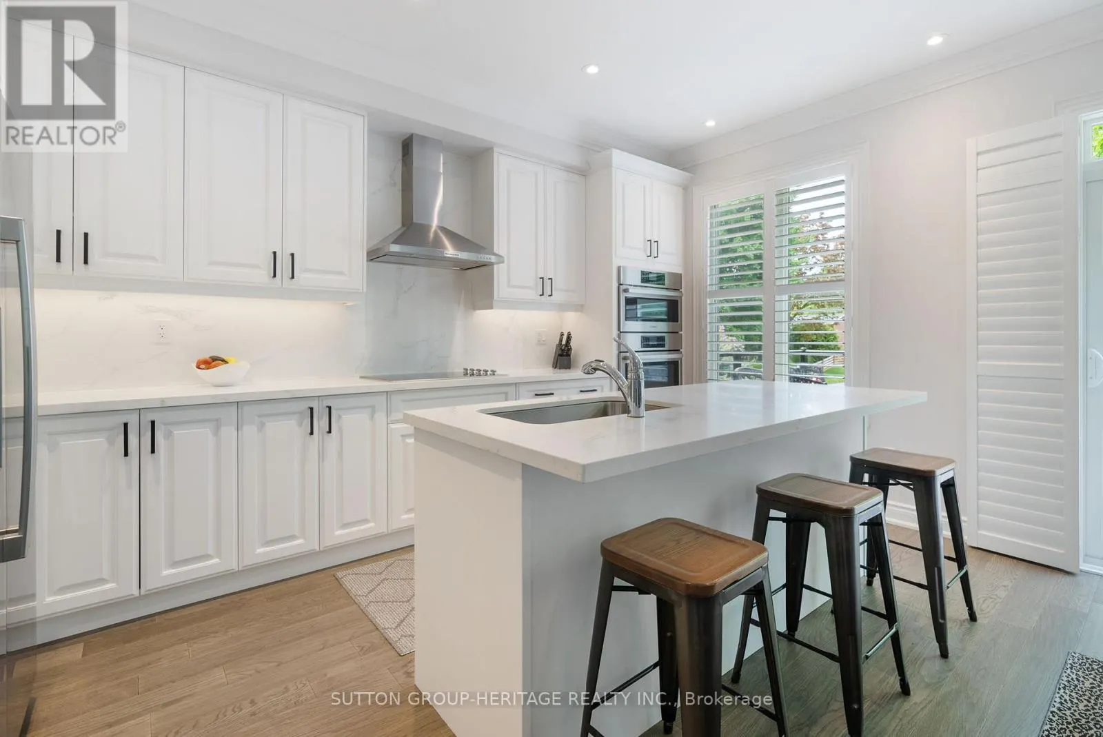 54 ROBB THOMPSON ROAD